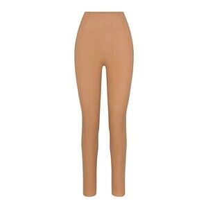 The North Face X Skims Refina Legging I
Ochre | Size XS NWT
